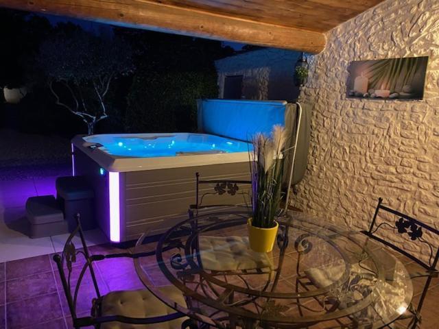 Mas Beau Soleil & Spa Cottages De Charme Avec Jacuzzi&Jardin Prives Saint-Remy-de-Provence Exterior photo